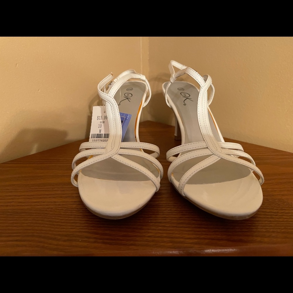 NWT, It’s OK, WM 10, White, Great Condition